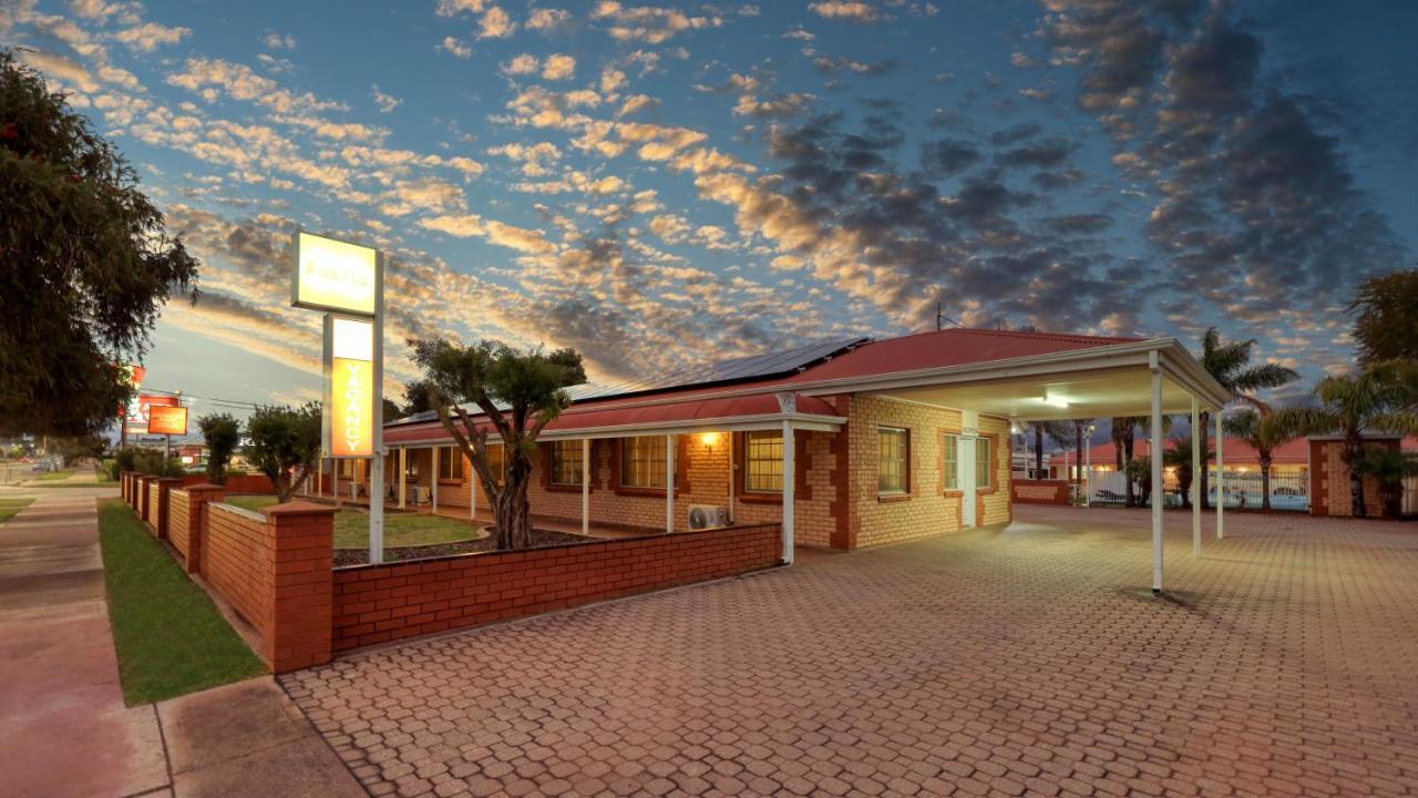 Charles Rasp Motor Inn & Cottages Broken Hill Esterno foto
