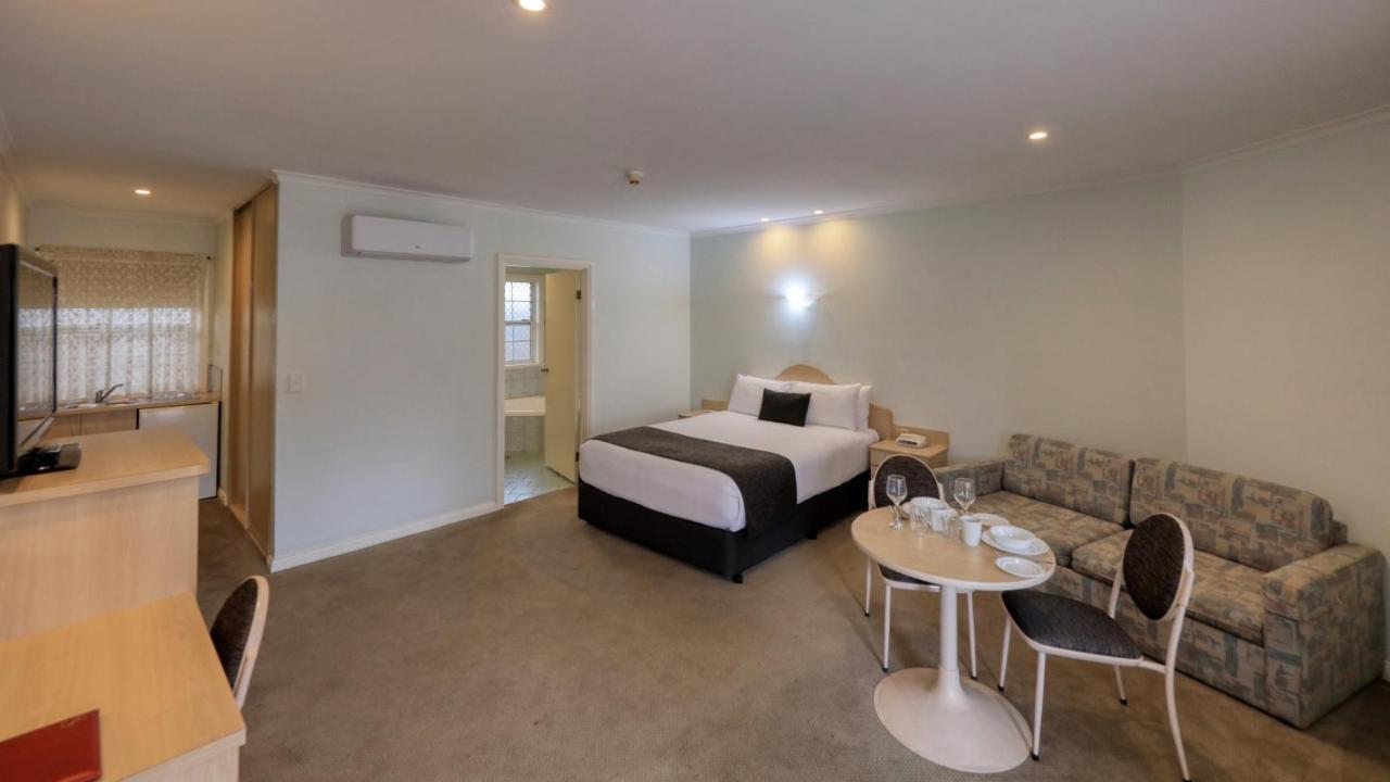 Charles Rasp Motor Inn & Cottages Broken Hill Esterno foto