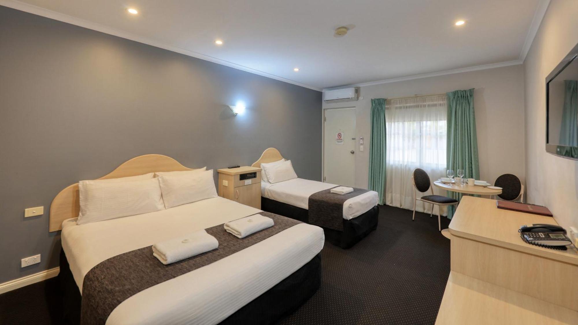 Charles Rasp Motor Inn & Cottages Broken Hill Esterno foto