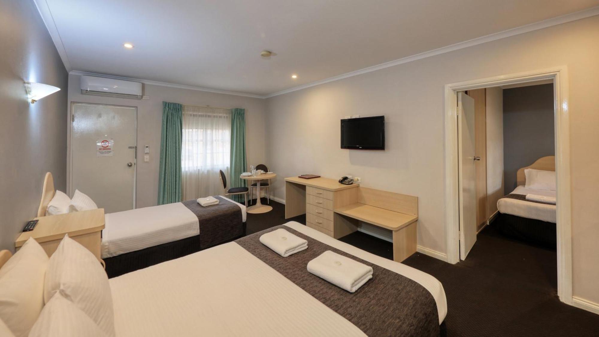 Charles Rasp Motor Inn & Cottages Broken Hill Esterno foto