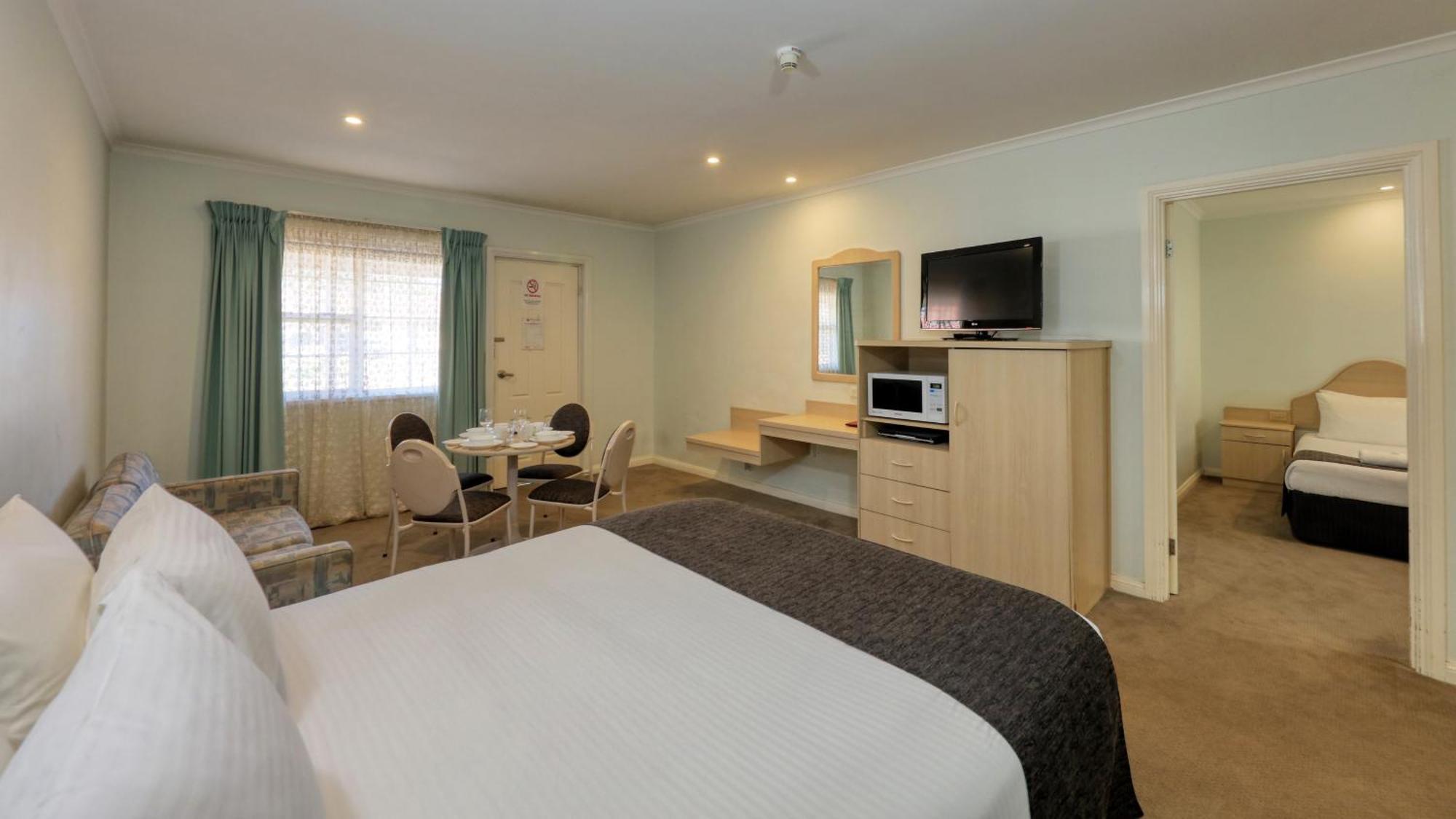 Charles Rasp Motor Inn & Cottages Broken Hill Esterno foto