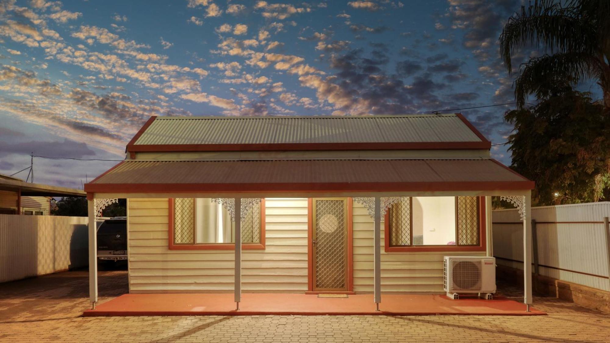 Charles Rasp Motor Inn & Cottages Broken Hill Esterno foto