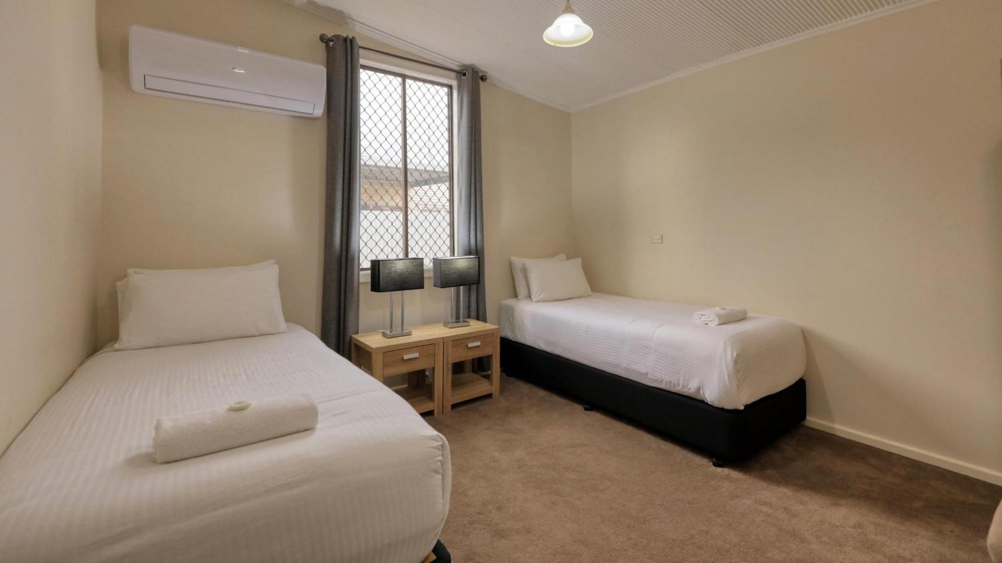 Charles Rasp Motor Inn & Cottages Broken Hill Esterno foto