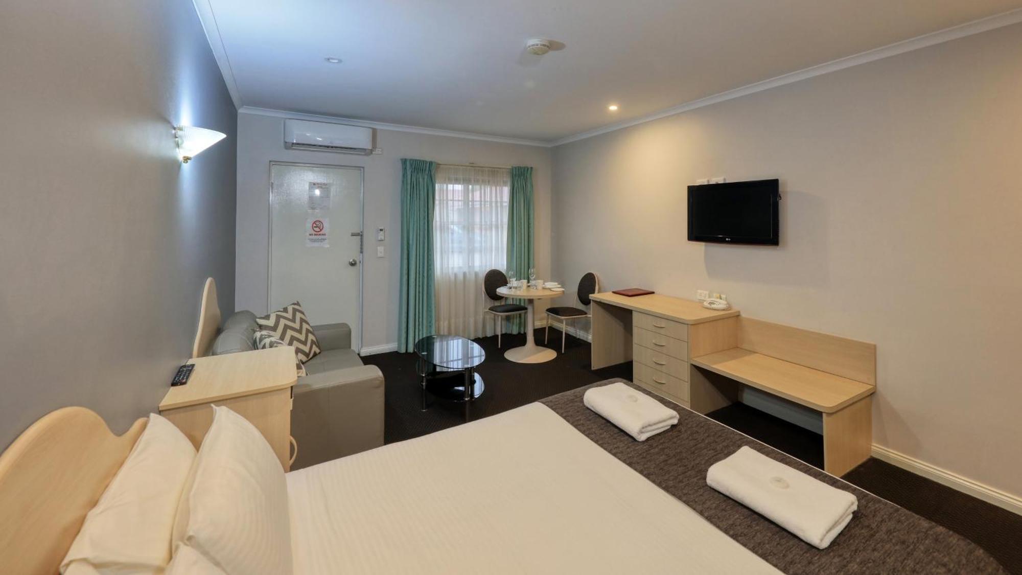 Charles Rasp Motor Inn & Cottages Broken Hill Esterno foto